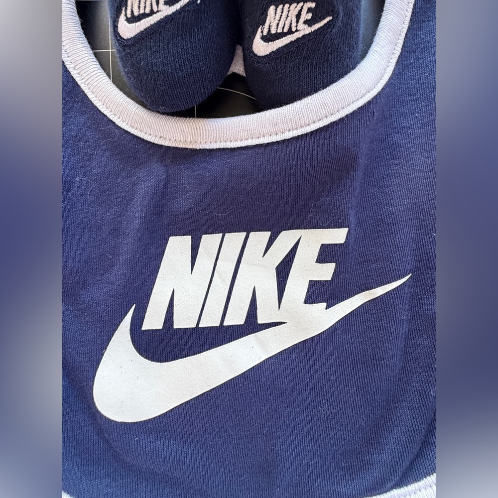 Nike Navy and White Baby Bib and Booties Set - Picture 2 of 4